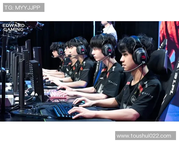 电竞比分与和平精英的完美结合揭秘EDG团队协作的成功之道