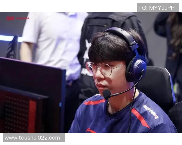 世界冠军杯赛中JDG战队意识表现的深度分析与点评 世界冠军杯赛中JDG战队意识表现的深度分析与点评